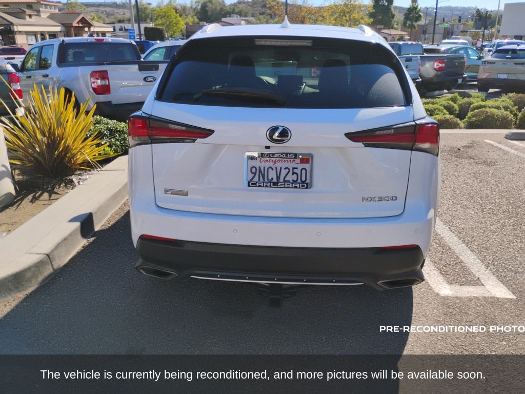 2021 Lexus NX 300 F SPORT photo 4