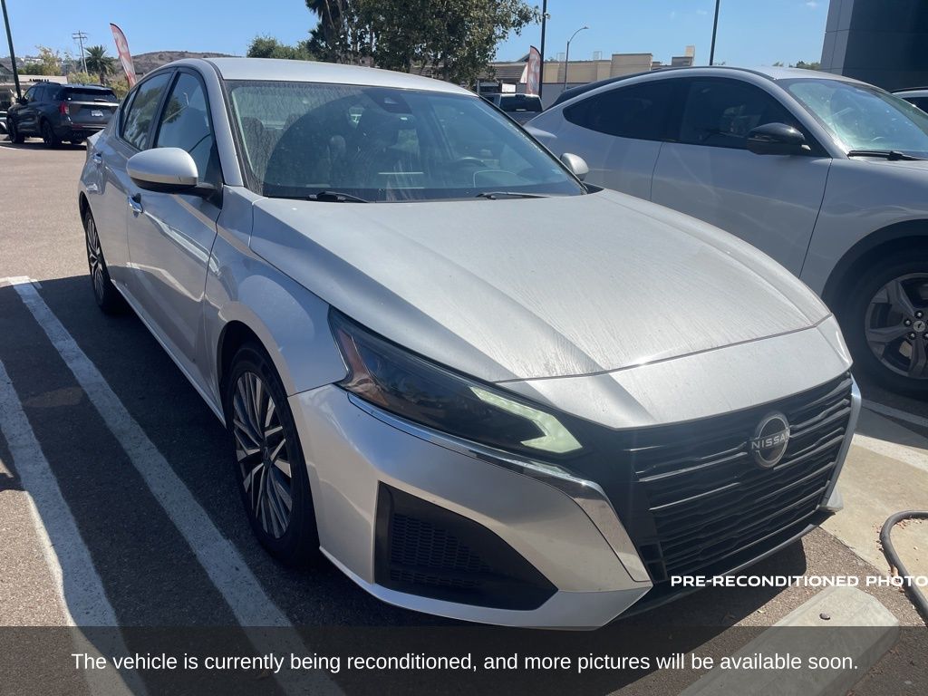 2023 Nissan Altima 2.5 SV photo 2