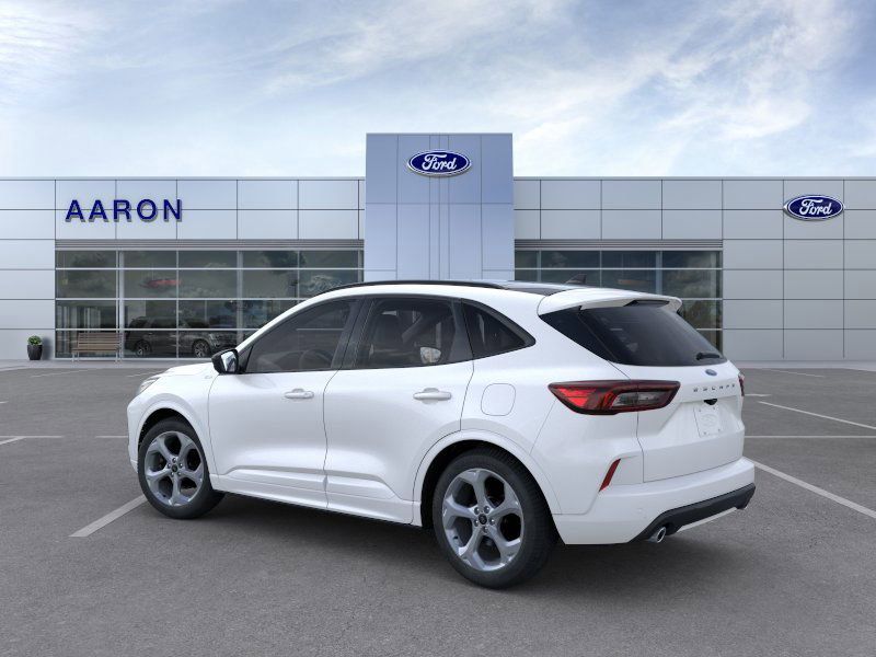 2024 Ford Escape ST-Line photo 4
