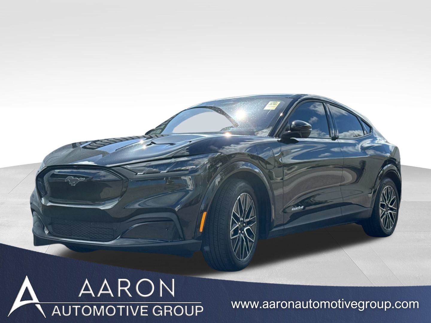2025 Ford Mustang-Mach-e Premium's photo
