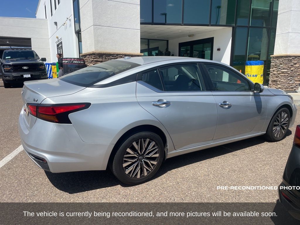 2023 Nissan Altima 2.5 SV photo 4