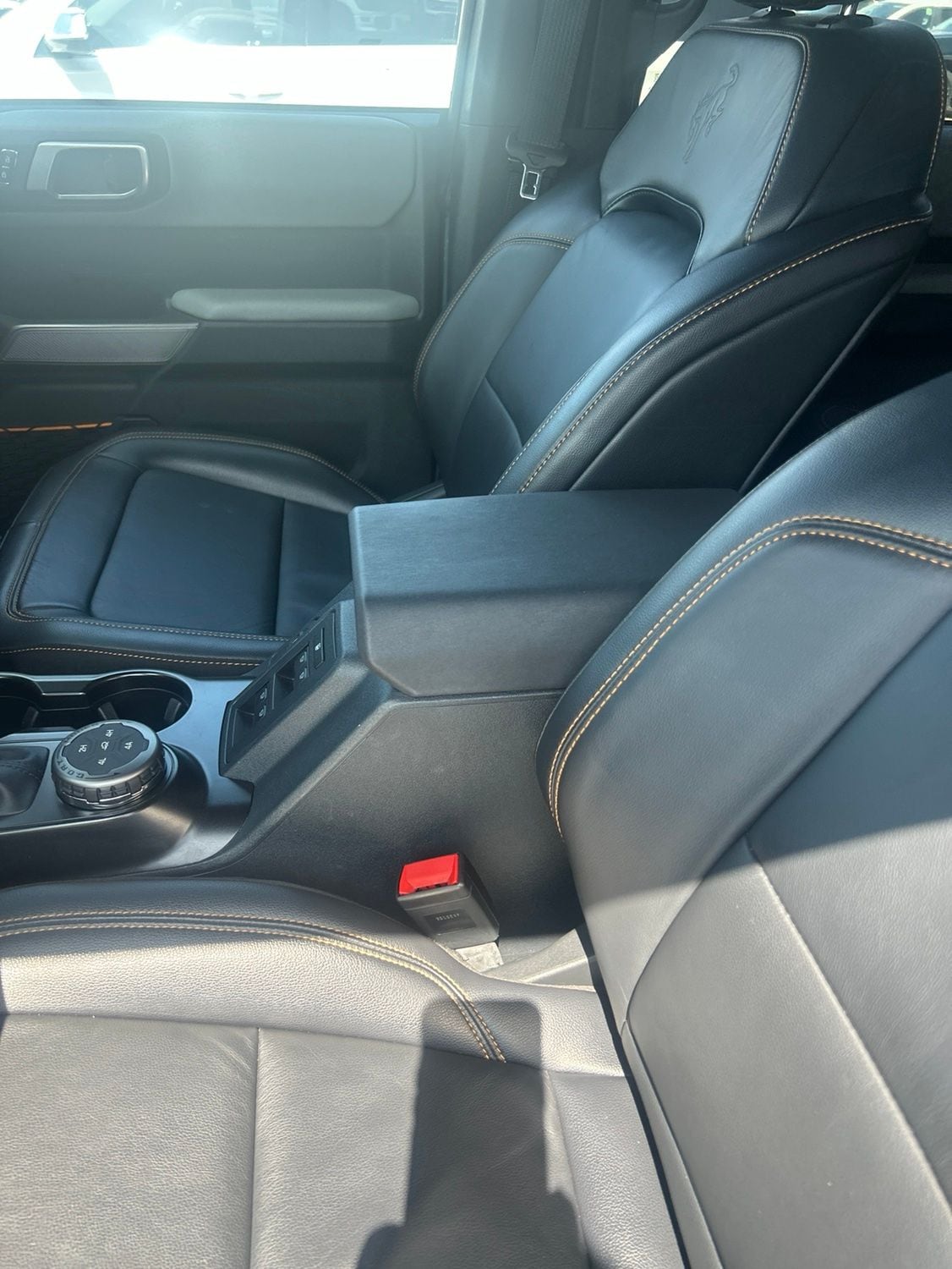 2022 Ford Bronco Badlands photo 2