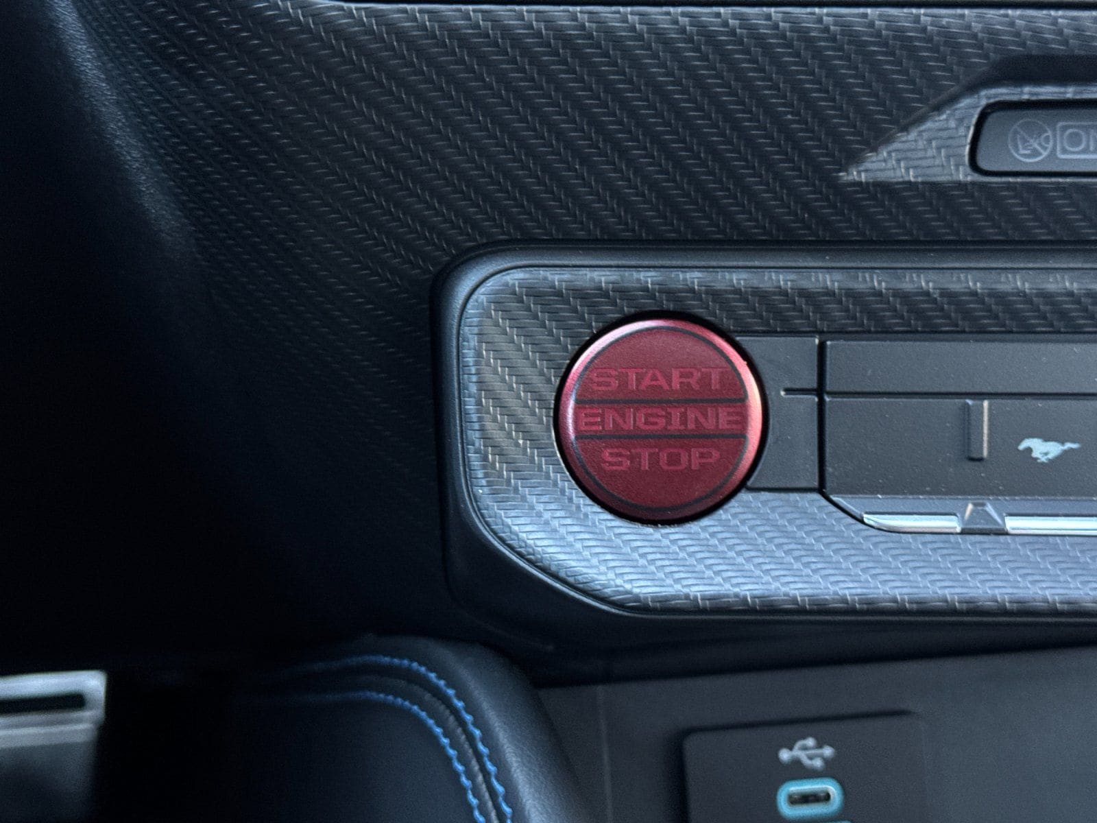 2025 Ford Mustang Dark Horse - Photo 23