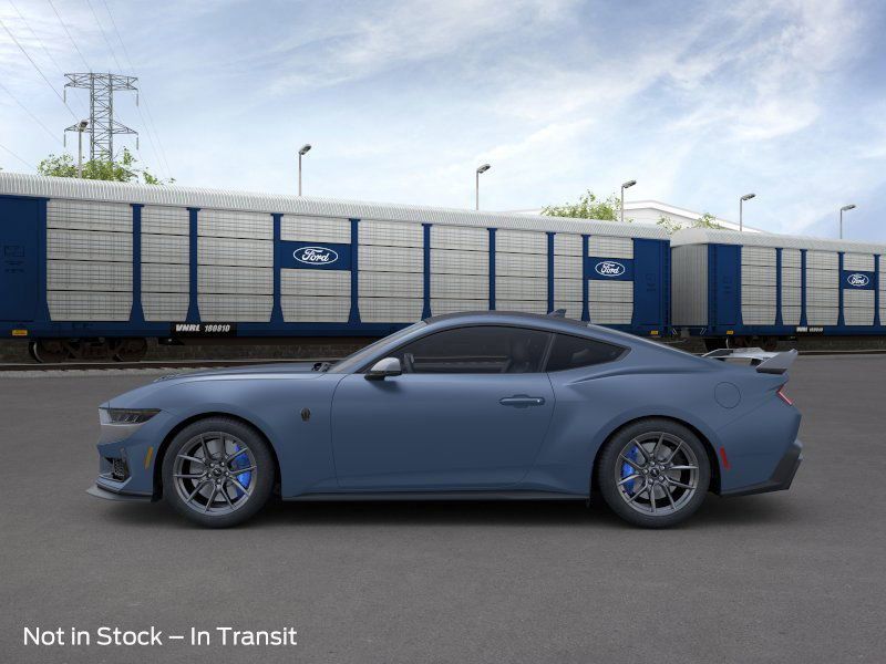 2025 Ford Mustang Dark Horse photo 3