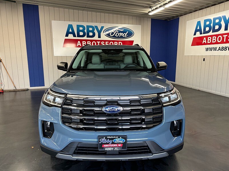 2026 Ford Explorer photo 2