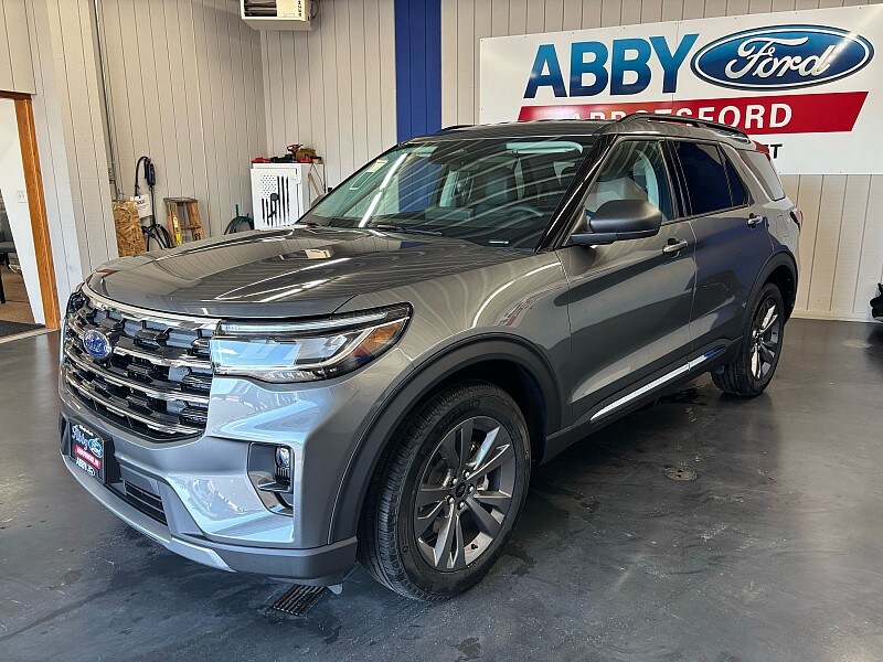2025 Ford Explorer photo 3