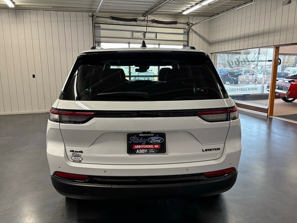 Used 2023 Jeep Grand Cherokee Limited Full Size SUV