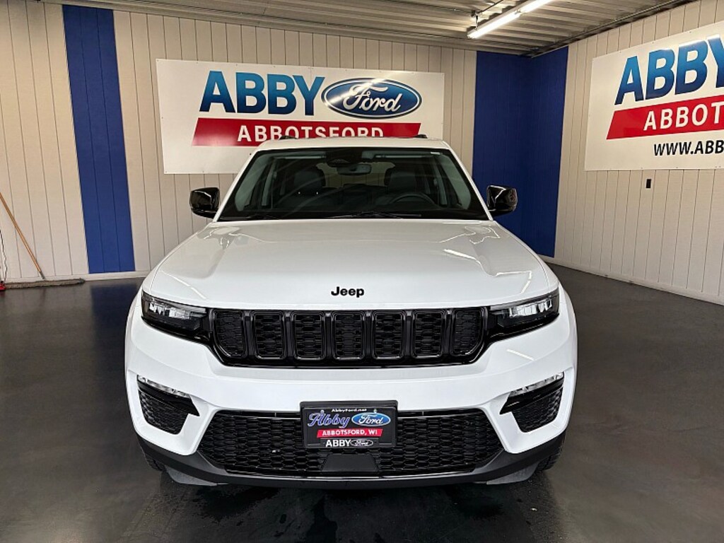 Used 2023 Jeep Grand Cherokee Limited Full Size SUV