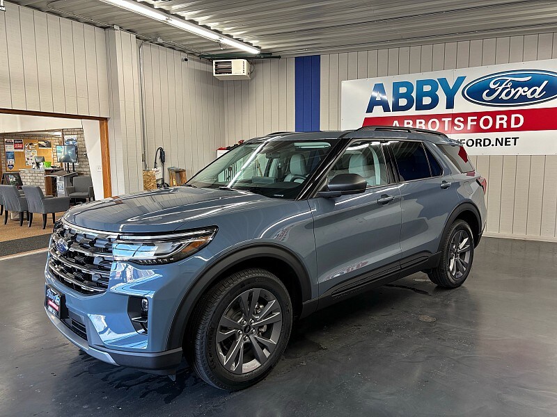 2026 Ford Explorer photo 3