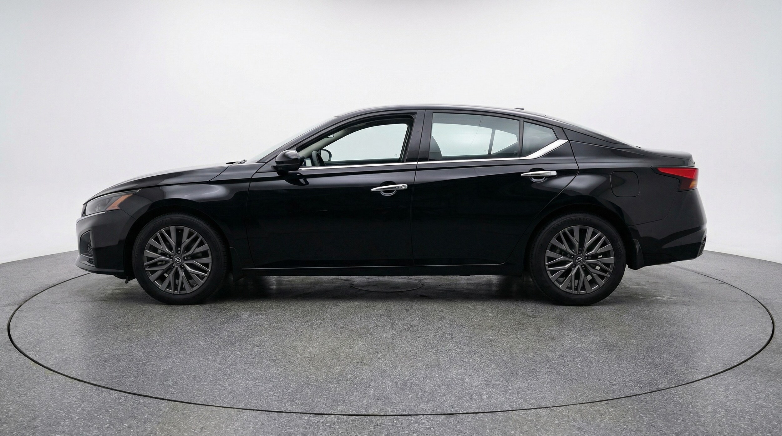 Thumbnail: 2025 Nissan Altima - 4