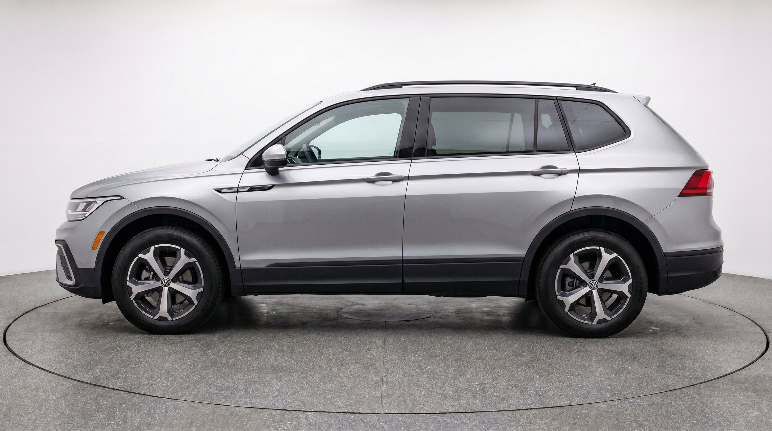 Thumbnail: 2026 Volkswagen Tiguan - 5