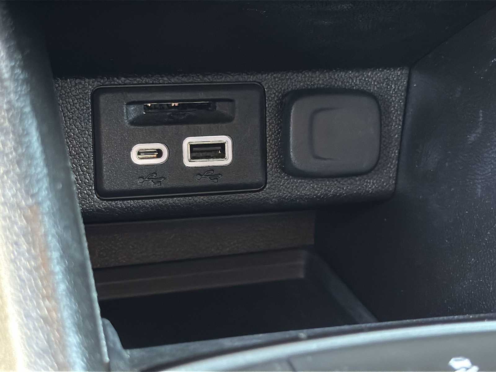 Thumbnail: 2022 Chevrolet Bolt EV - 22