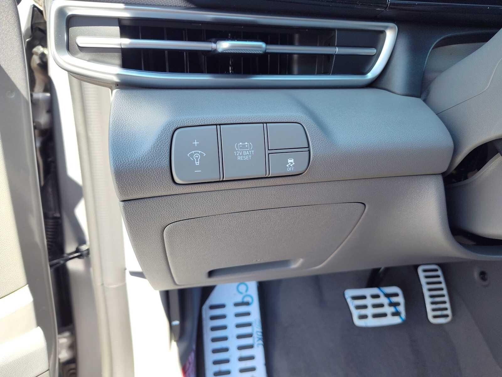 Thumbnail: 2025 Hyundai Elantra - 14