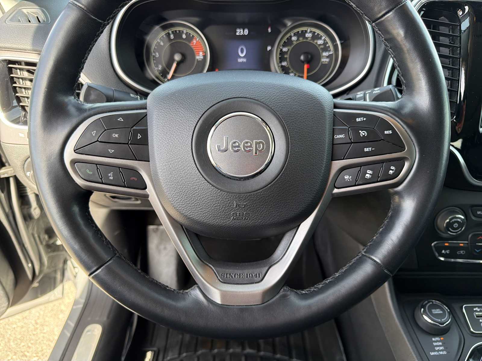 Thumbnail: 2021 Jeep Cherokee - 20