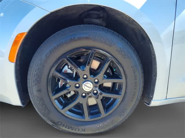 Thumbnail: 2023 Chrysler Voyager - 8