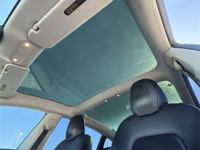 Thumbnail: 2018 Tesla Model 3 - 20