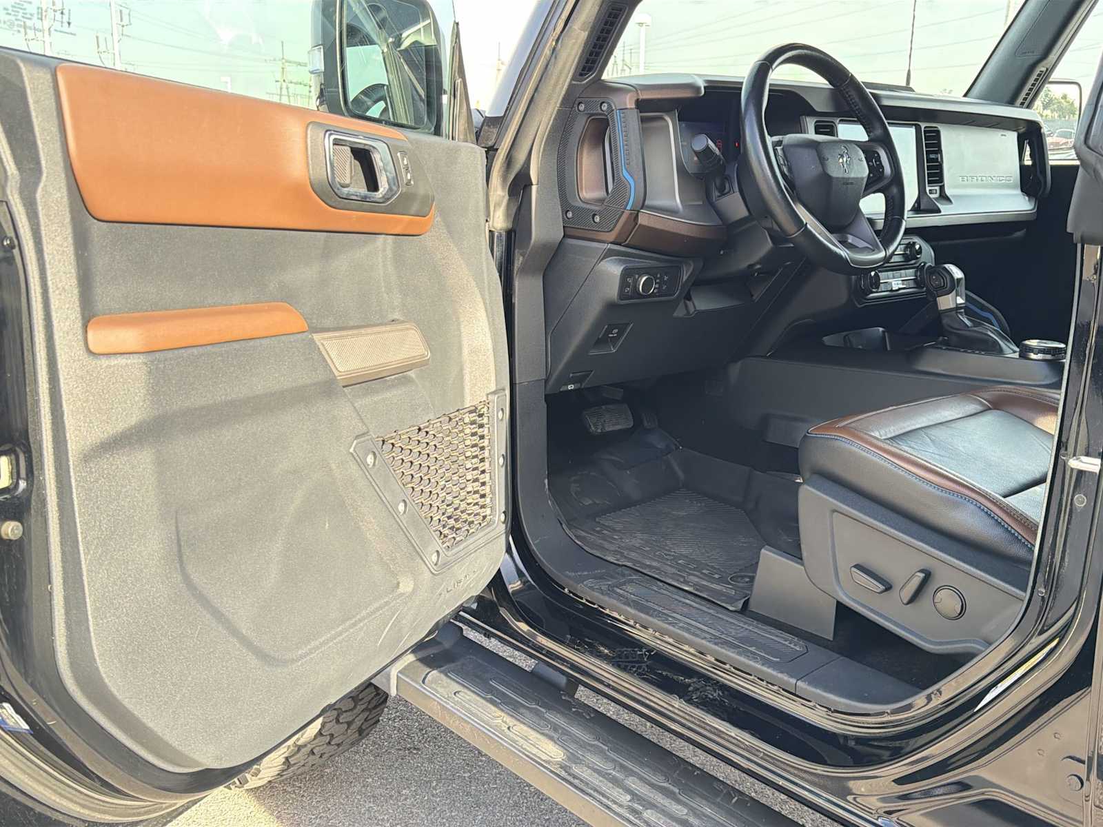 Thumbnail: 2022 Ford Bronco - 16