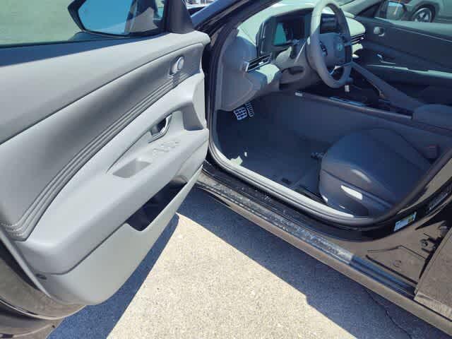 Thumbnail: 2026 Hyundai Elantra - 10