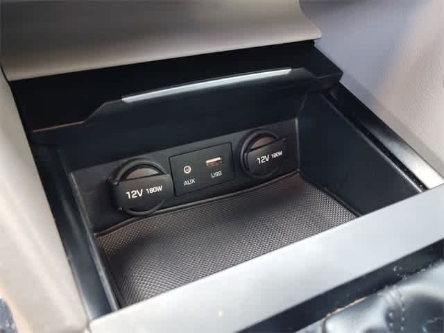 Thumbnail: 2017 Hyundai Elantra - 22