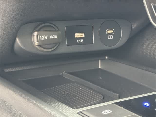 Thumbnail: 2025 Hyundai Elantra - 25