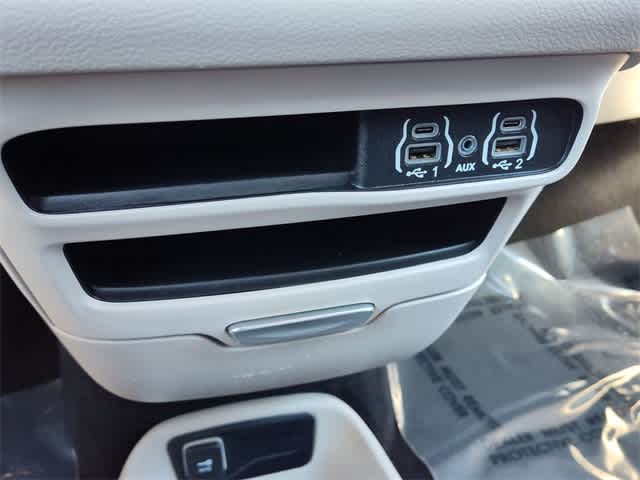 Thumbnail: 2023 Chrysler Voyager - 22