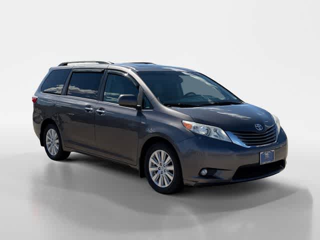 Thumbnail: 2017 Toyota Sienna - 7