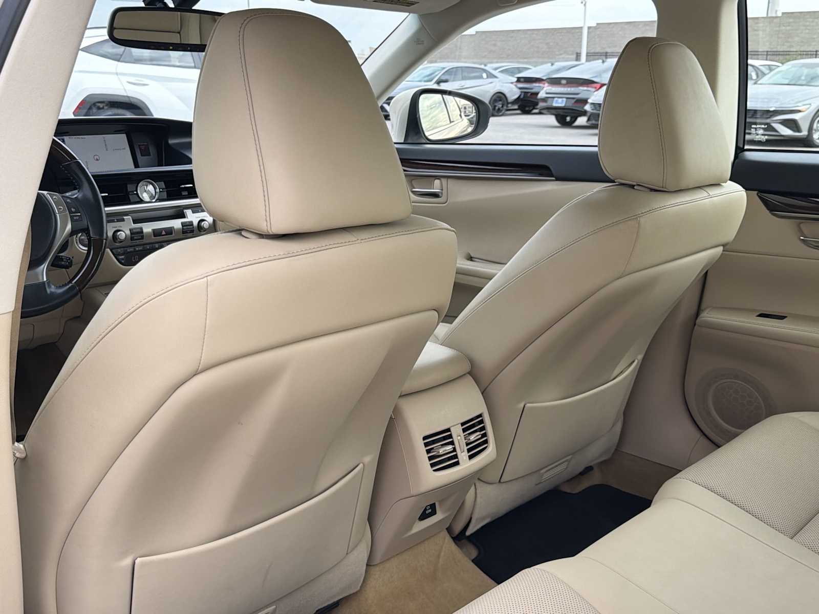 Thumbnail: 2014 Lexus ES - 16