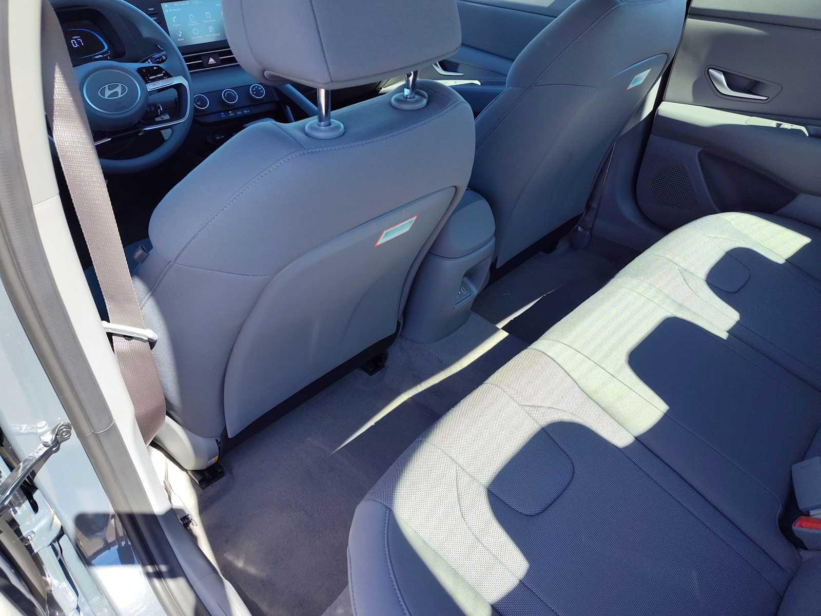 Thumbnail: 2025 Hyundai Elantra - 15