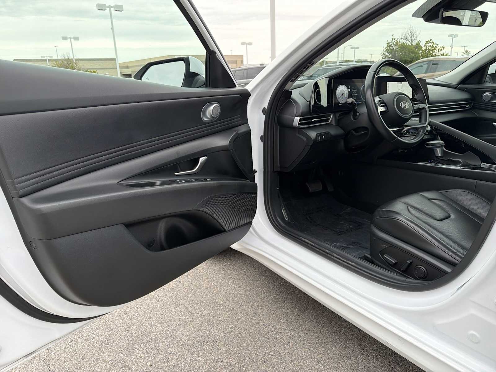 Thumbnail: 2024 Hyundai Elantra - 18