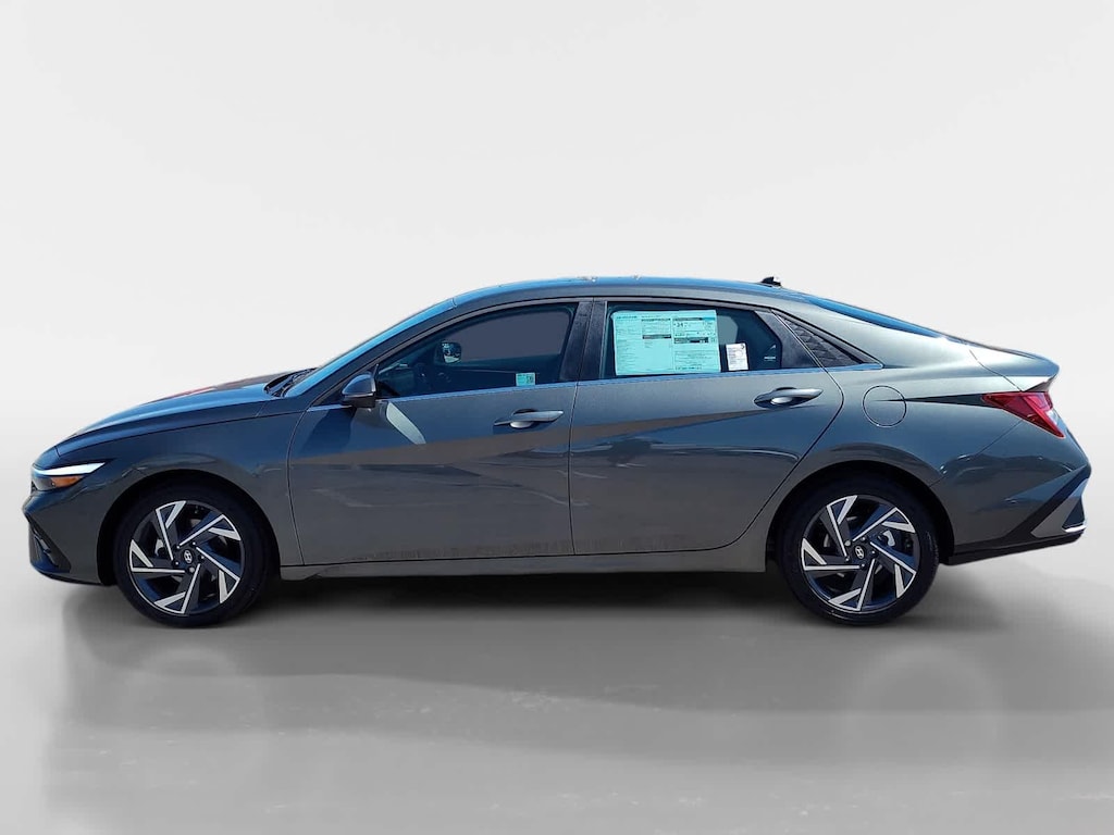 New 2025 Hyundai Elantra Limited Sedan