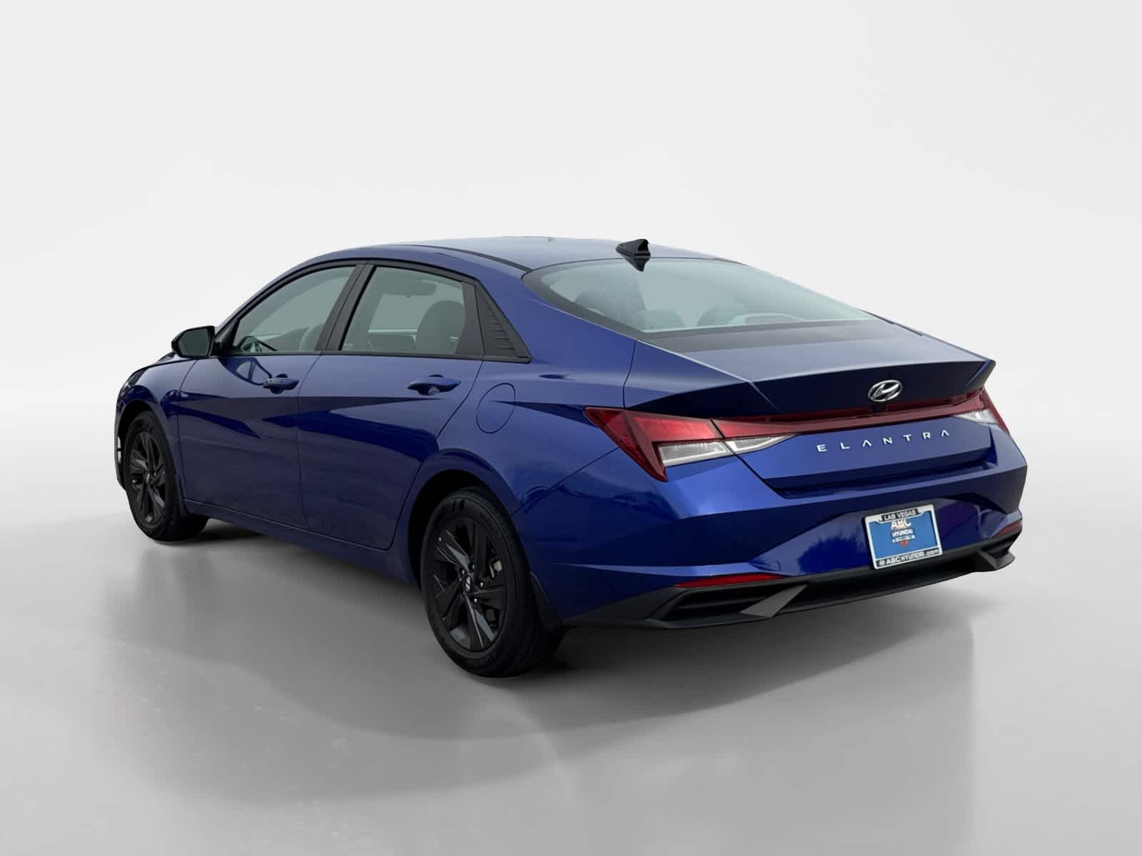 Thumbnail: 2023 Hyundai Elantra - 3