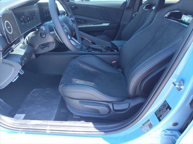 2025 Hyundai Elantra SE 11