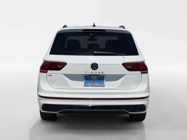 Thumbnail: 2022 Volkswagen Tiguan - 4