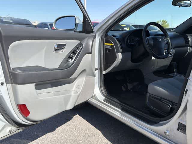Thumbnail: 2010 Hyundai Elantra - 10