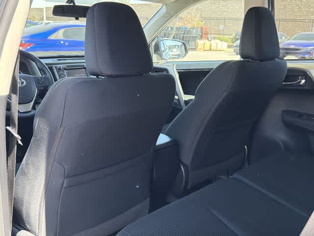 Thumbnail: 2015 Toyota RAV4 - 15