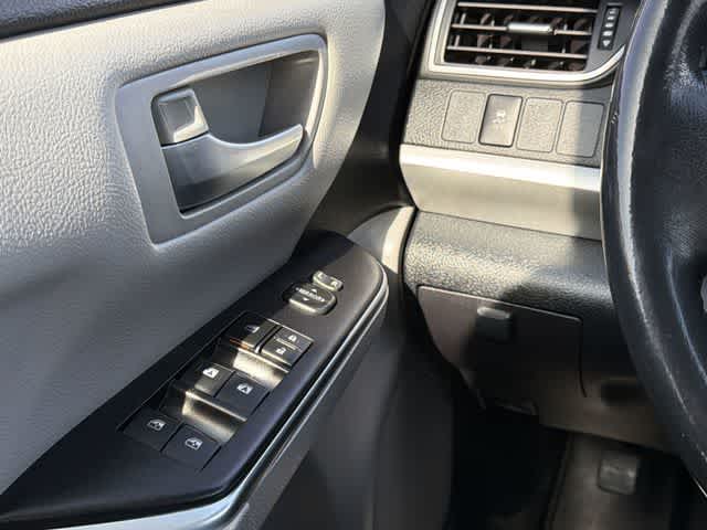 Thumbnail: 2017 Toyota Camry - 14