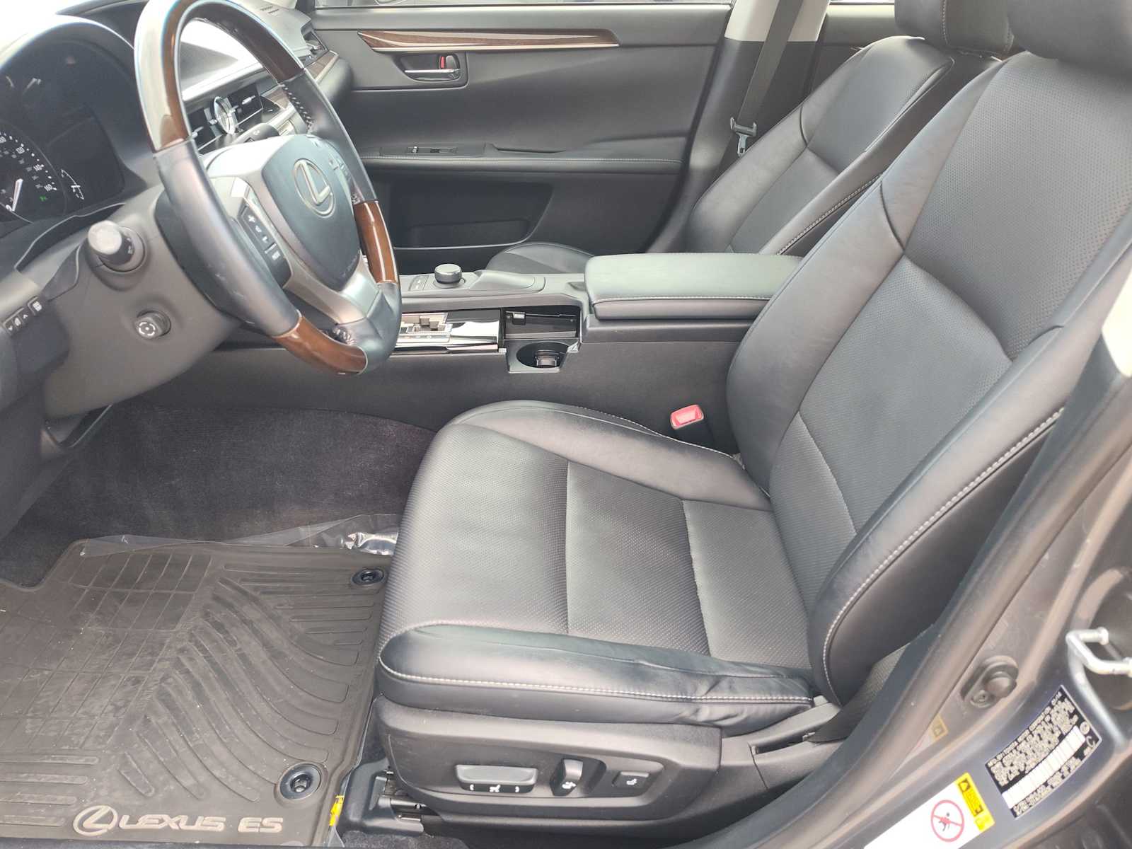 Thumbnail: 2014 Lexus ES - 10