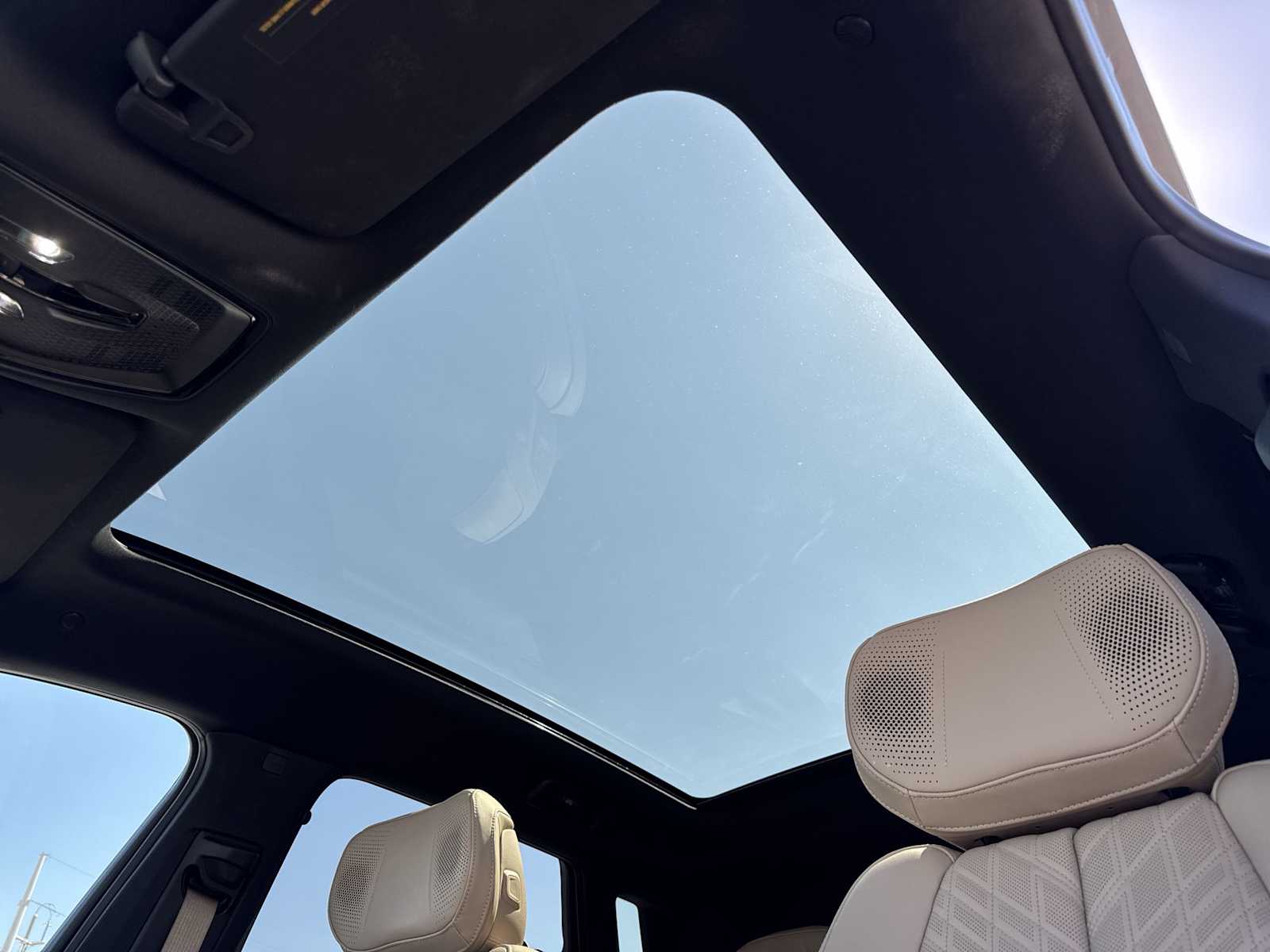 Thumbnail: 2024 Cadillac Lyriq - 16