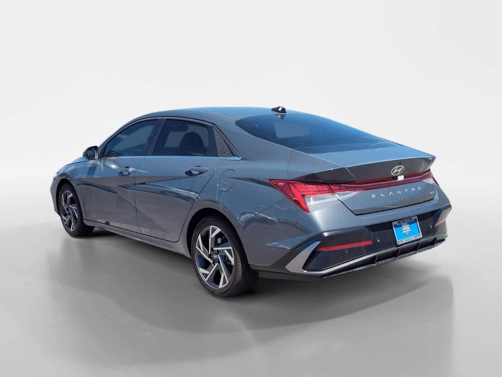 Thumbnail: 2024 Hyundai Elantra - 3