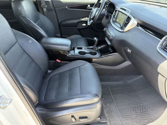 Thumbnail: 2016 Kia Sorento - 20