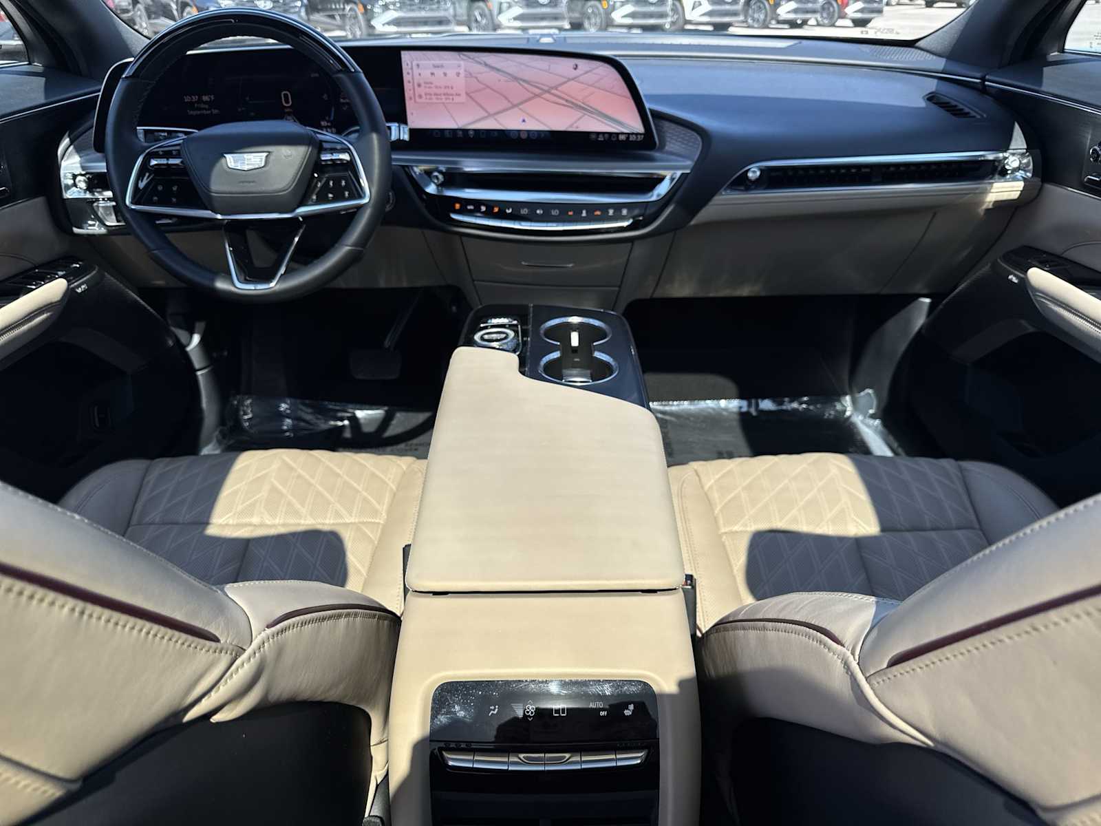 Thumbnail: 2024 Cadillac Lyriq - 12