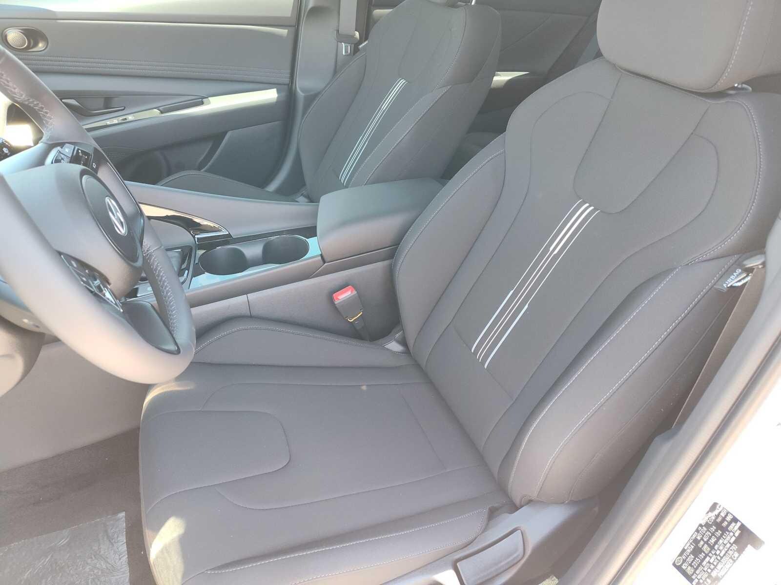Thumbnail: 2025 Hyundai Elantra - 13