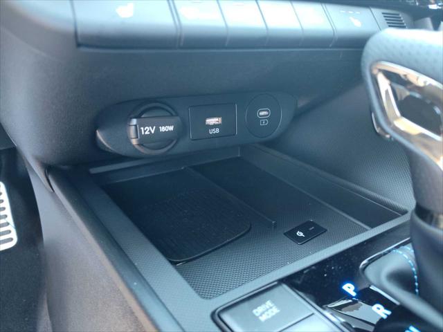 2025 Hyundai Elantra SE 23