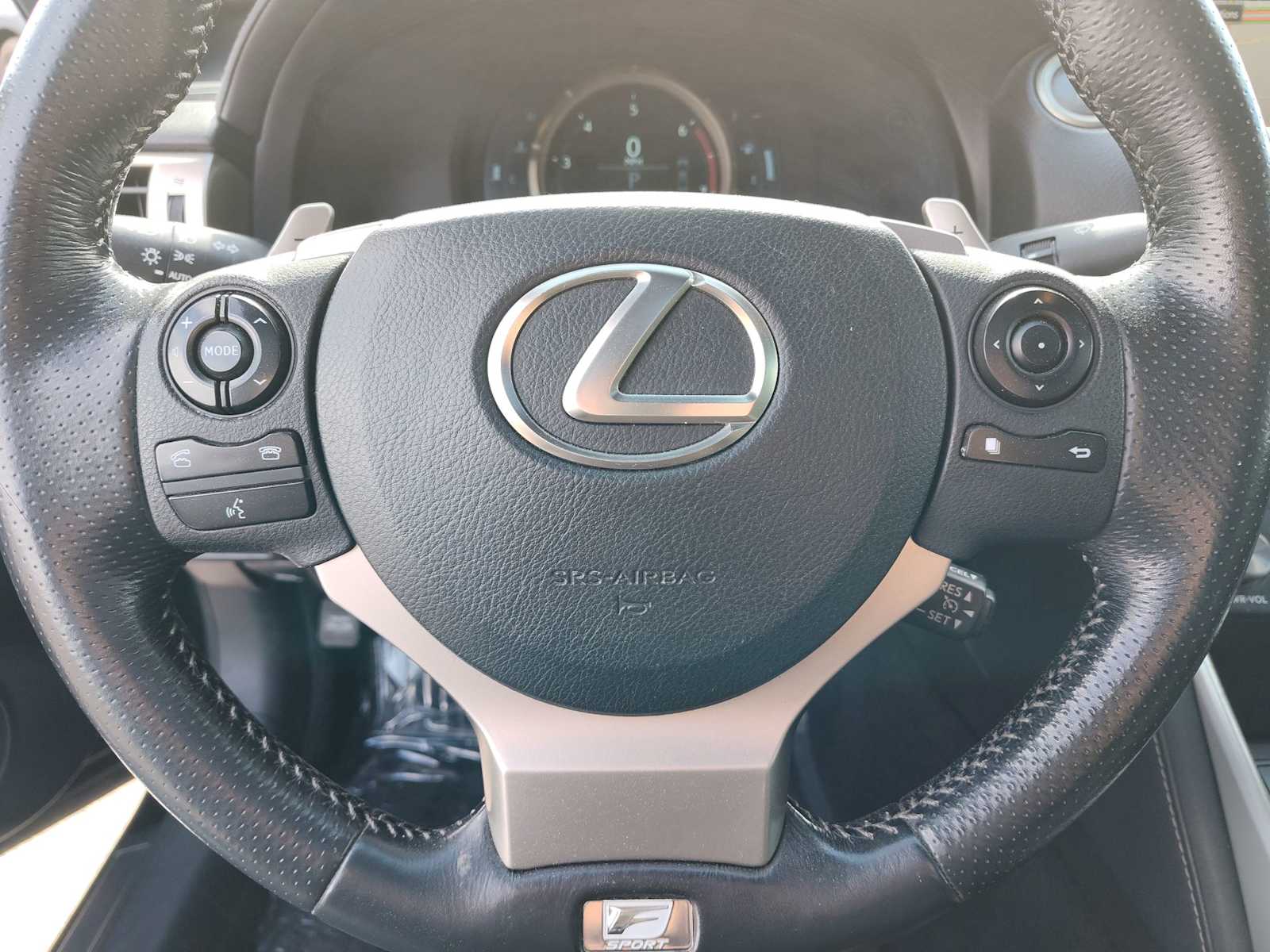 Thumbnail: 2016 Lexus IS - 20