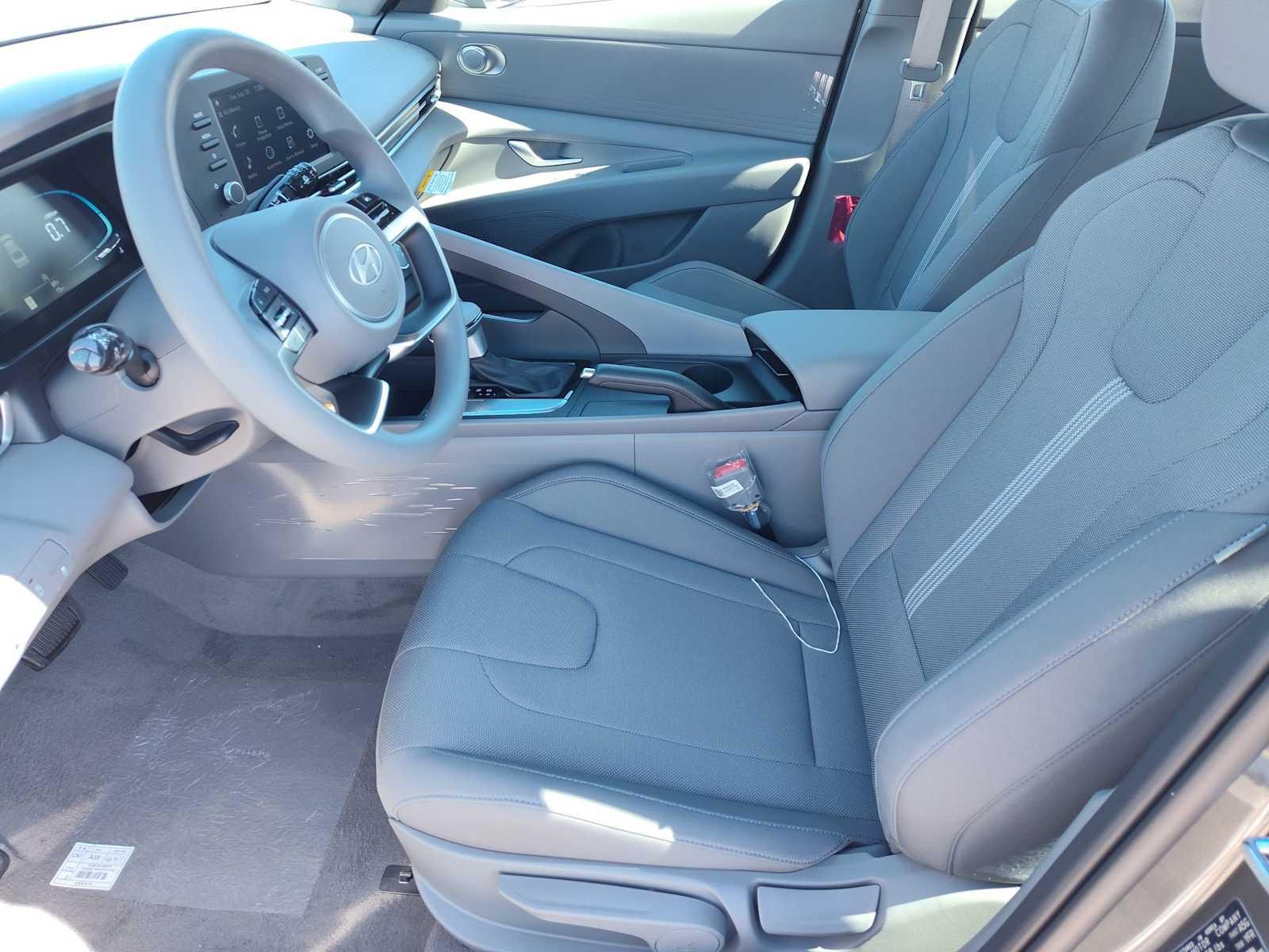 Thumbnail: 2025 Hyundai Elantra - 10