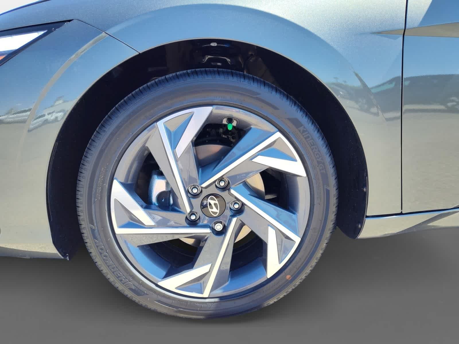 Thumbnail: 2025 Hyundai Elantra - 9