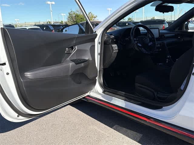 Thumbnail: 2020 Hyundai Veloster - 16