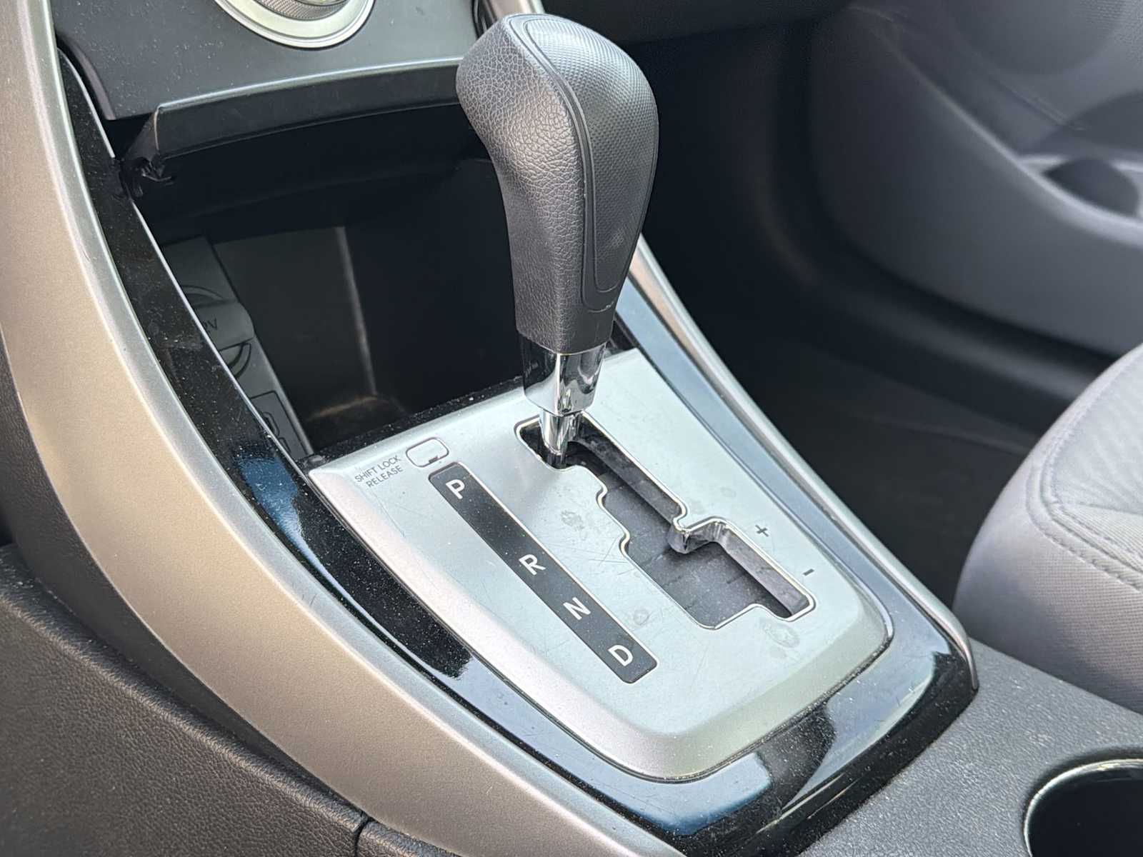 Thumbnail: 2012 Hyundai Elantra - 22