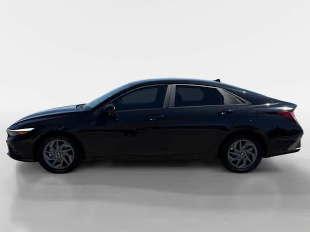 Used 2024 Hyundai Elantra SEL Sedan
