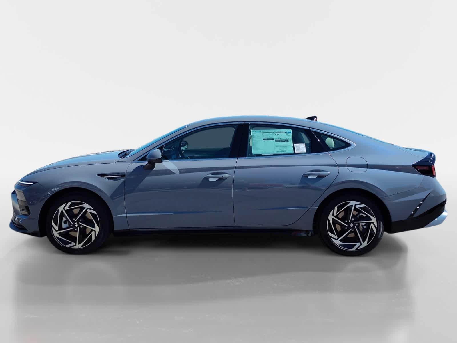 2026 Hyundai Sonata SEL Sport photo 2